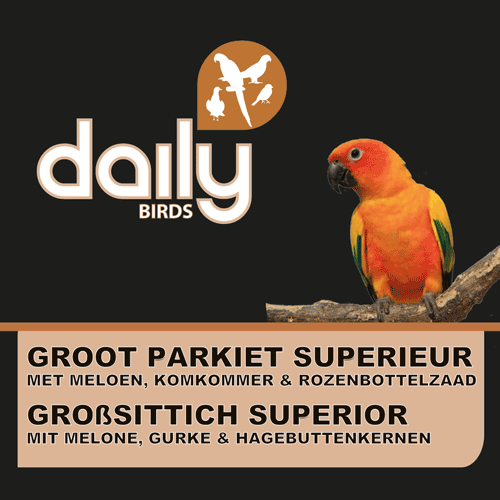 Großsittich Superior mit Melone, Gurke und Hagebuttenkernen